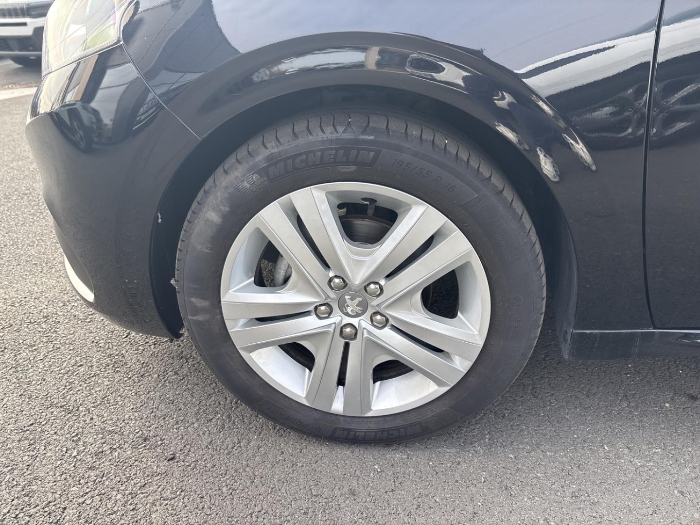 Image PEUGEOT 208 1.2 PureTech 82ch Style 5p