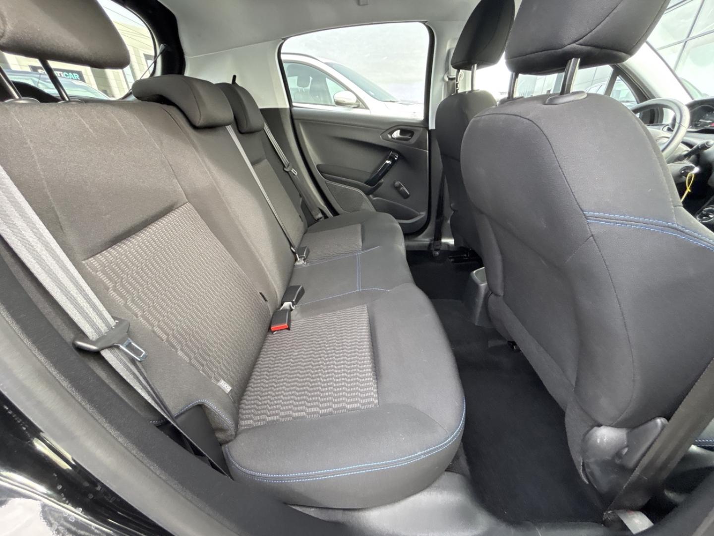 Image PEUGEOT 208 1.2 PureTech 82ch Style 5p