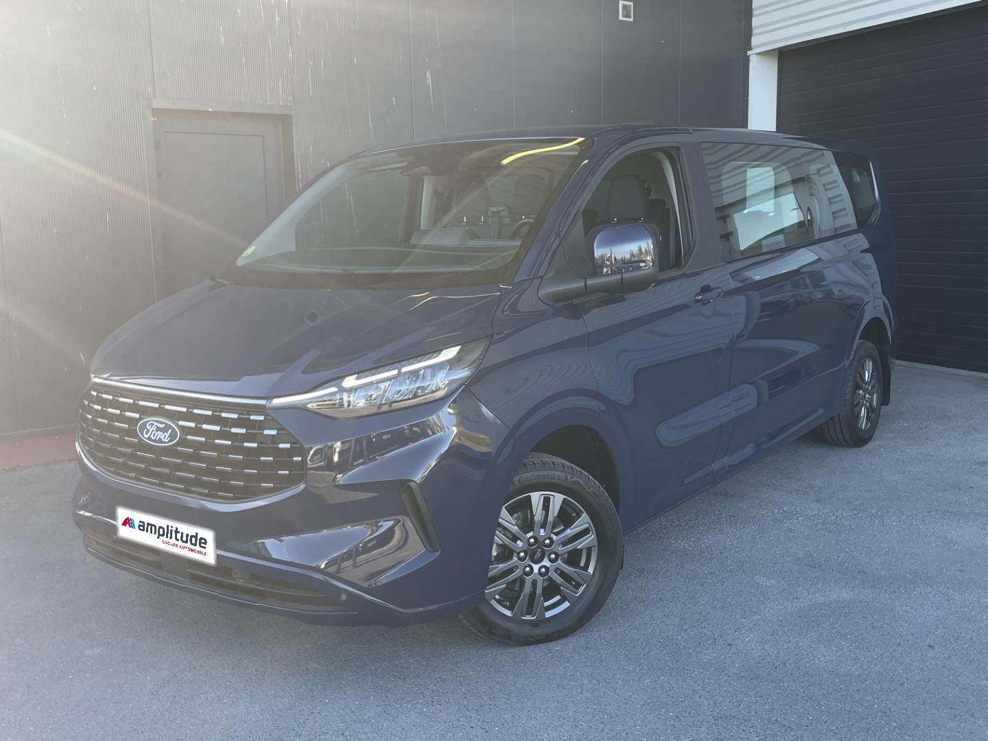 Photo FORD Tourneo Custom 320 L1H1 2.0 EcoBlue 150ch Titanium