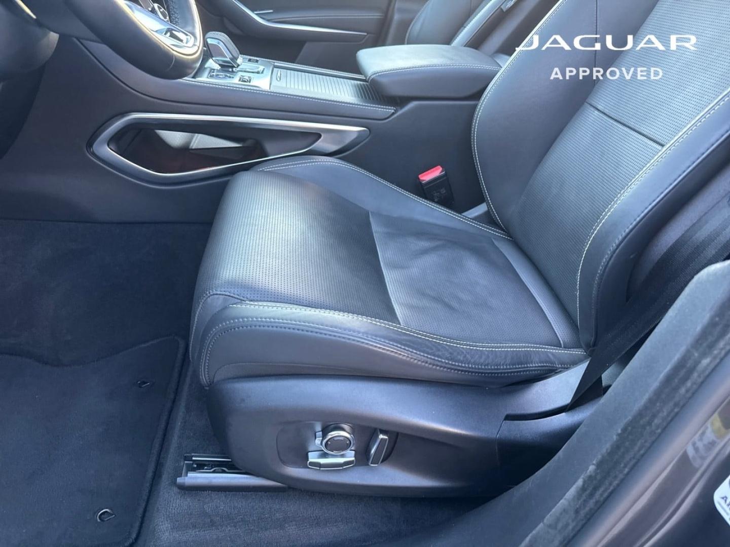 Image JAGUAR F-Pace P400e Plug-in-Hybrid R-Dynamic HSE BVA8 AWD