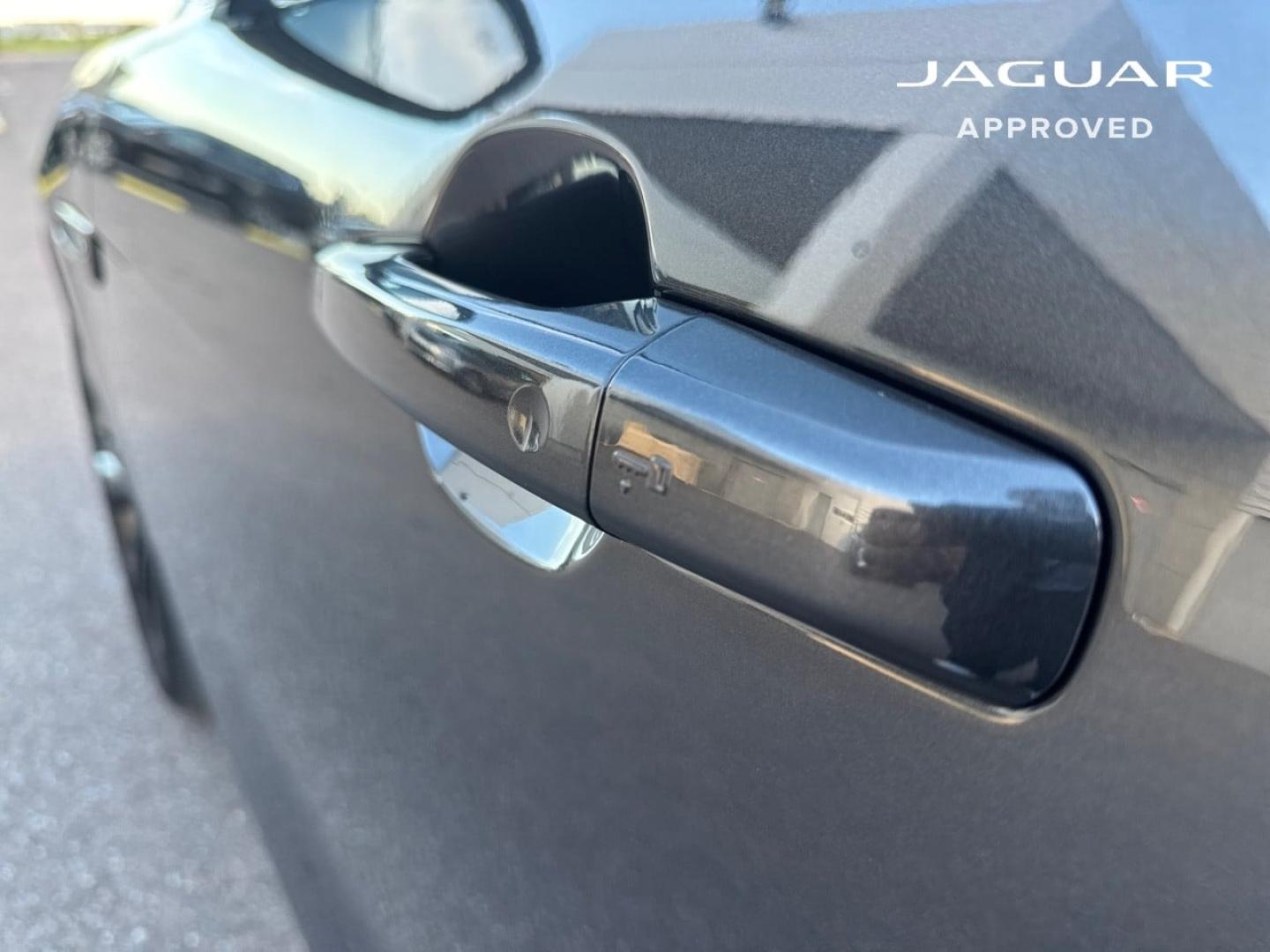 Image JAGUAR F-Pace P400e Plug-in-Hybrid R-Dynamic HSE BVA8 AWD