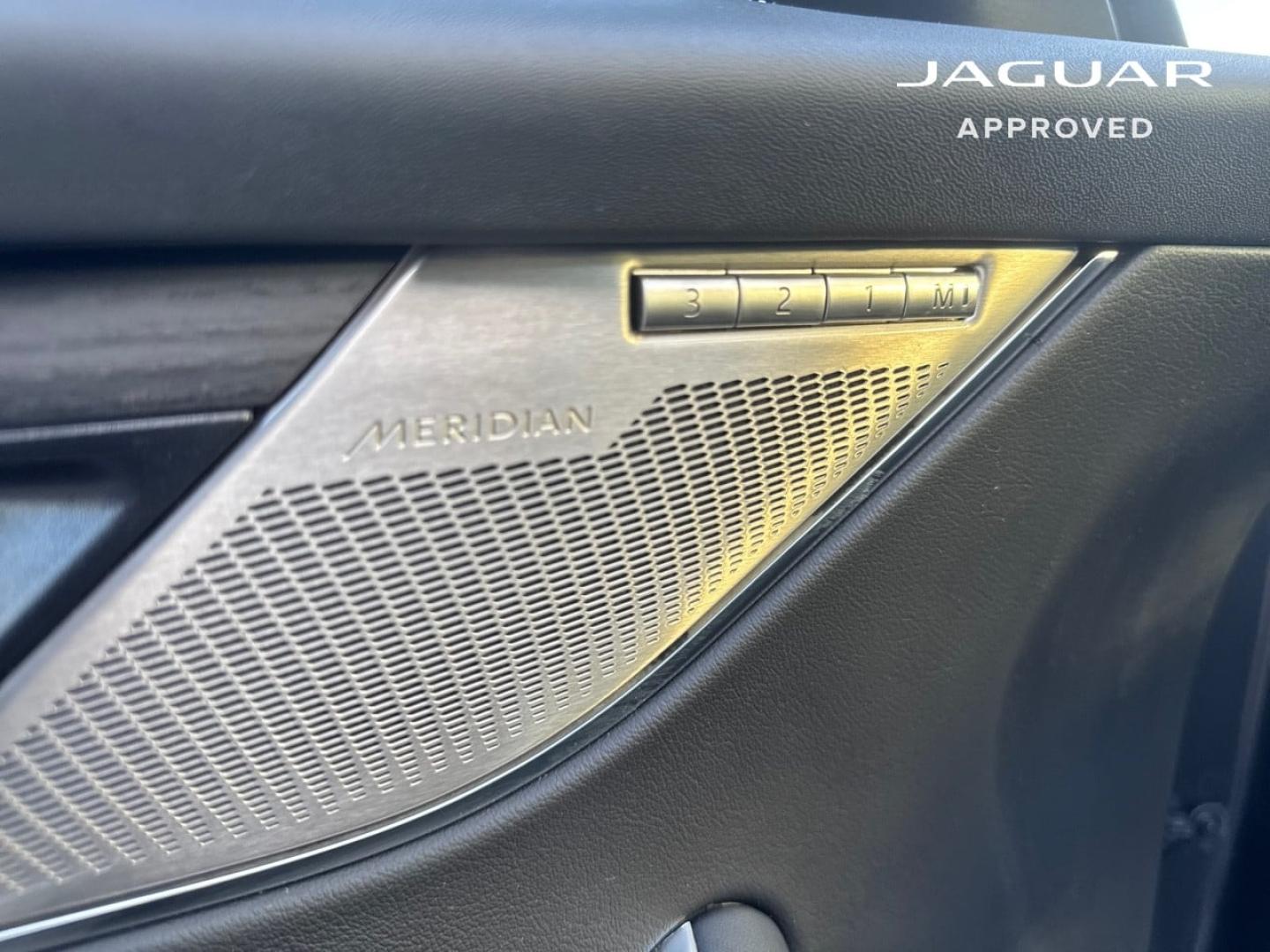 Image JAGUAR F-Pace P400e Plug-in-Hybrid R-Dynamic HSE BVA8 AWD