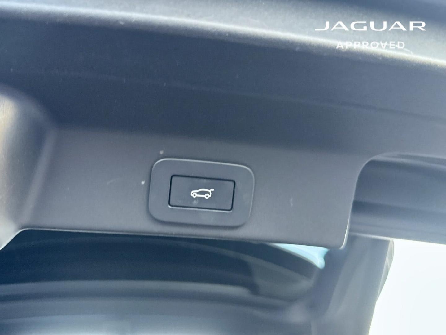 Image JAGUAR F-Pace P400e Plug-in-Hybrid R-Dynamic HSE BVA8 AWD