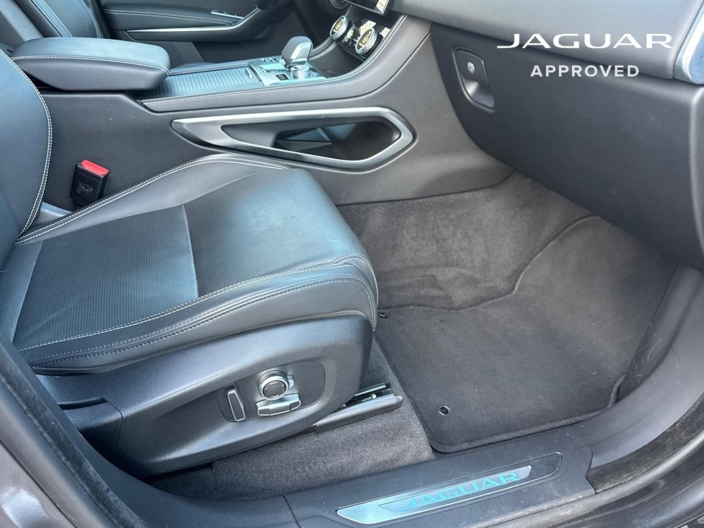 Image JAGUAR F-Pace P400e Plug-in-Hybrid R-Dynamic HSE BVA8 AWD