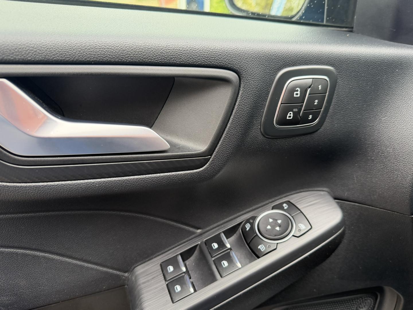 Image FORD Kuga 2.5 Duratec 180ch Hybrid FlexiFuel ST-Line X Powershift