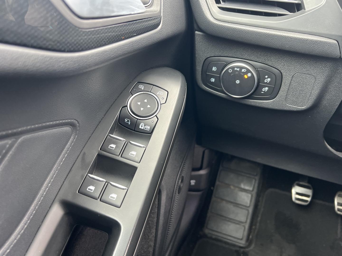 Image FORD Focus 1.0 EcoBoost 125ch mHEV ST-Line Business