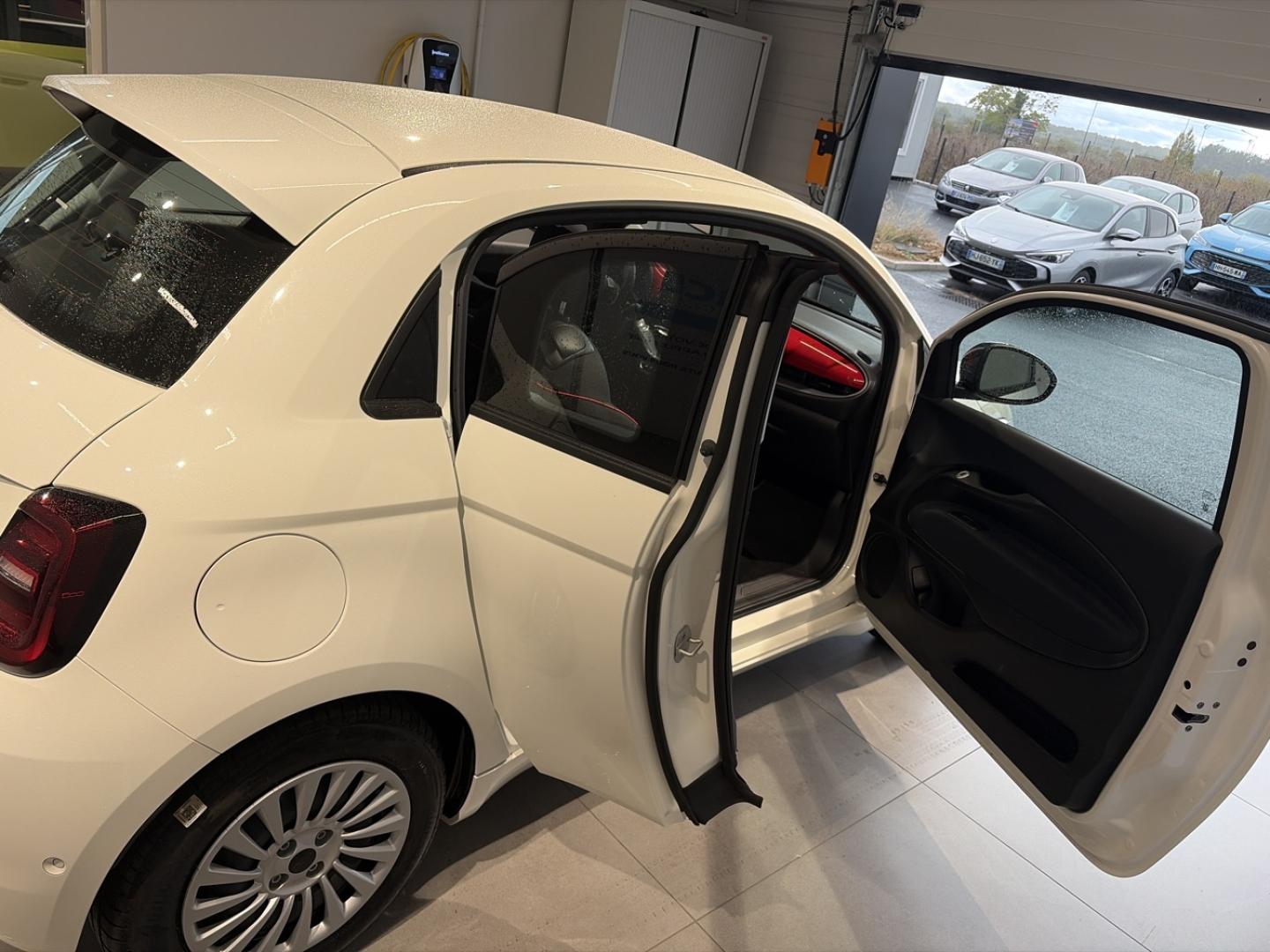 Image FIAT 500 3+1 e 95ch (RED) MY25
