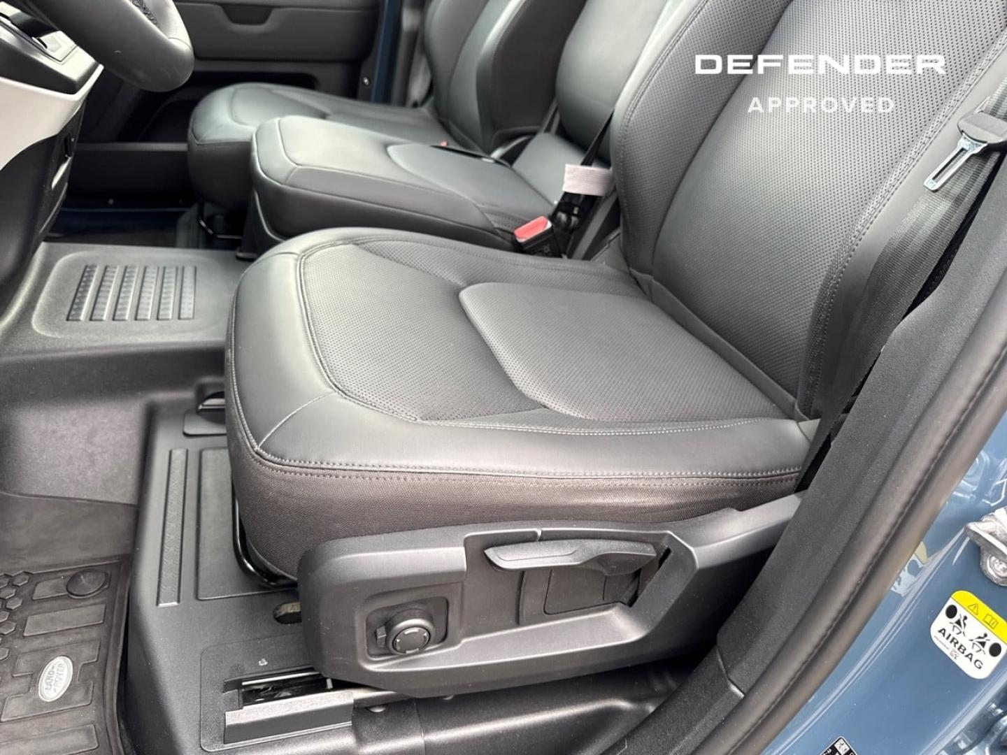 Image LAND-ROVER Defender 110 2.0 P300e S