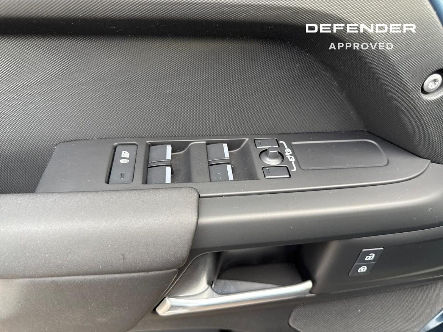 Image LAND-ROVER Defender 110 2.0 P300e S