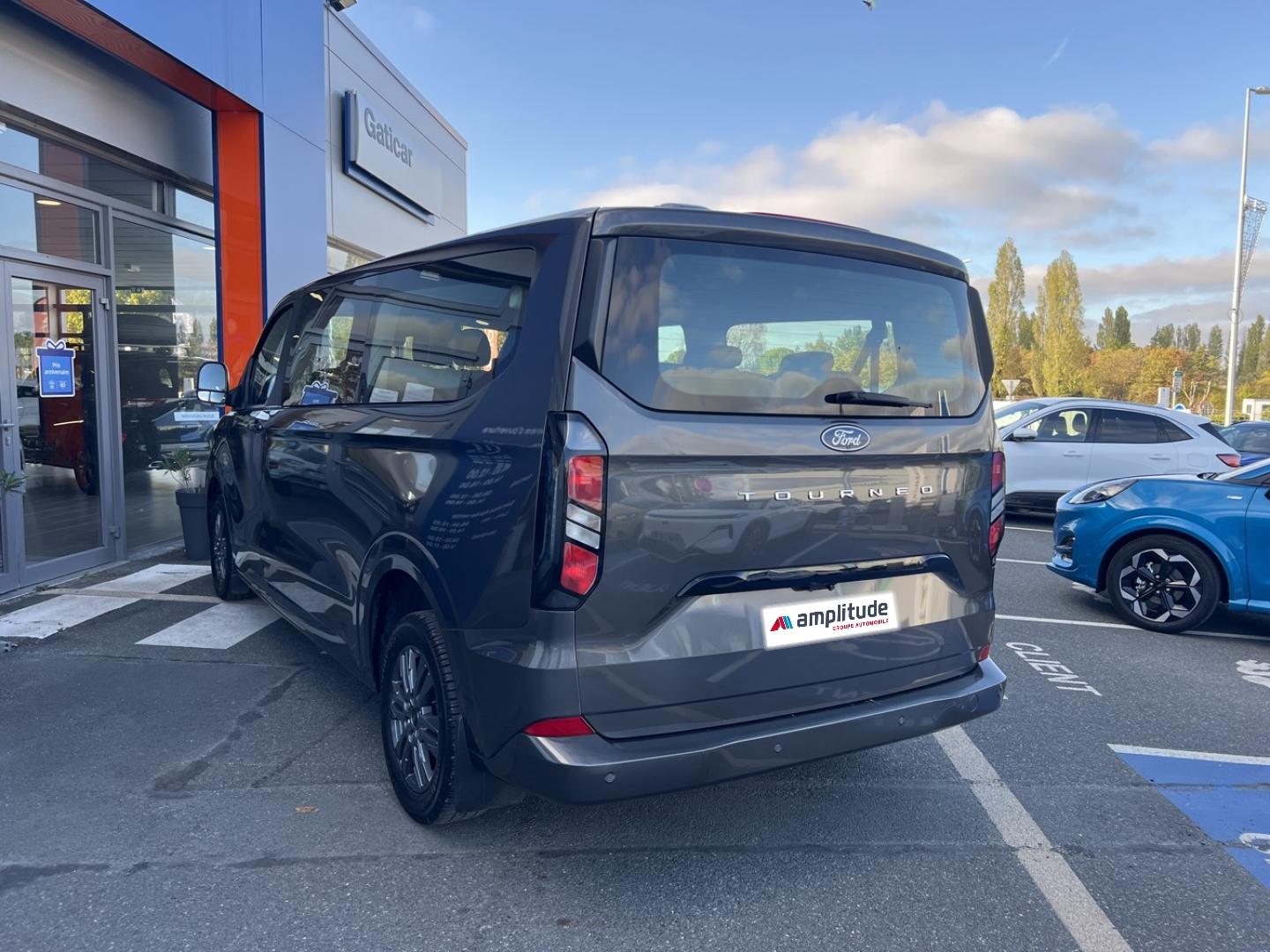Image FORD Tourneo Custom 320 L2H1 2.0 EcoBlue 170ch Titanium BVA8