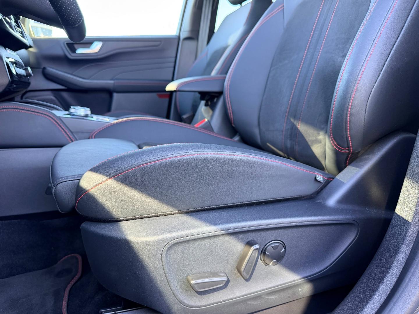 Image FORD Kuga 2.5 Duratec 180ch Hybrid FlexiFuel ST-Line X Powershift
