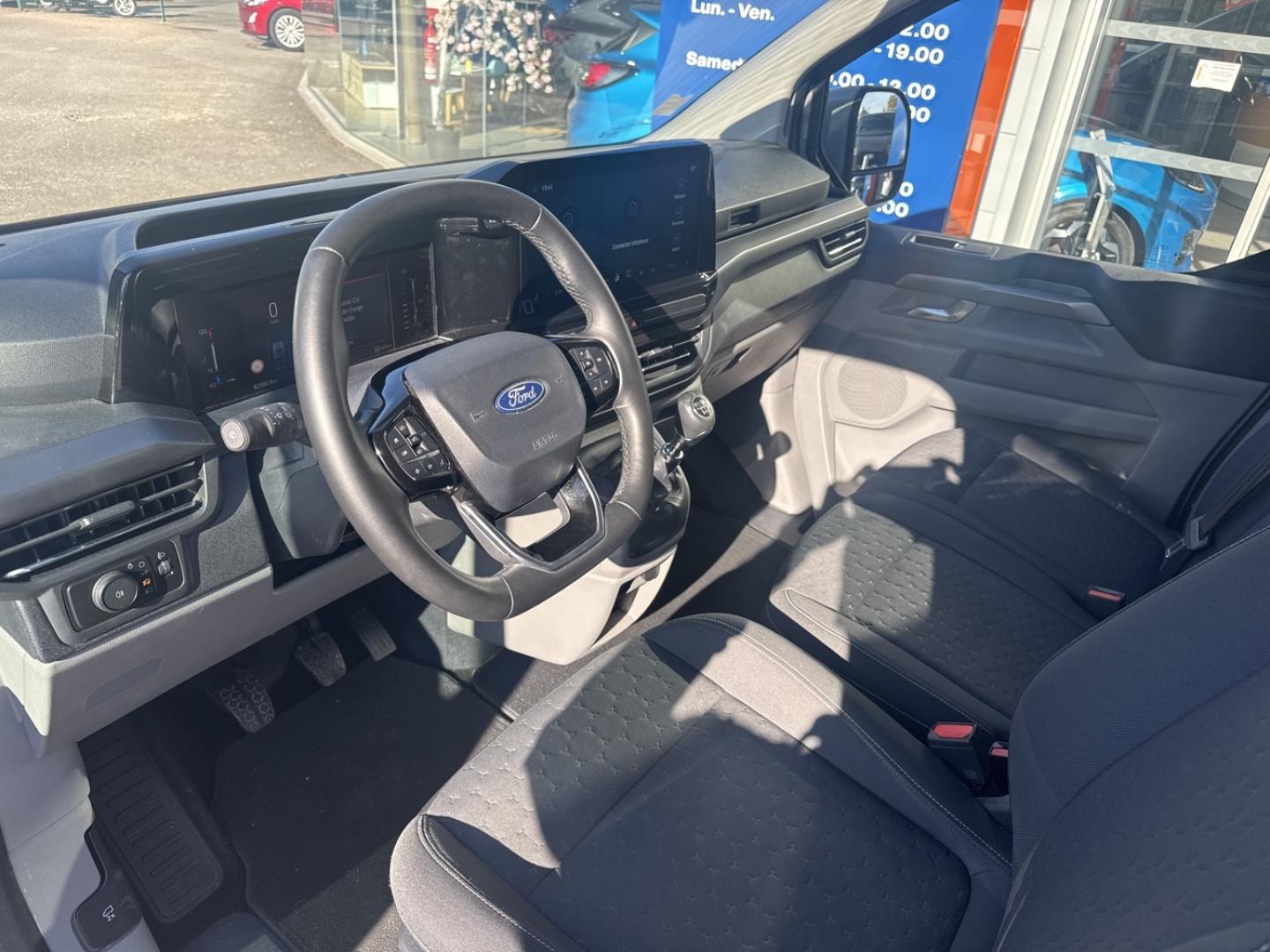 Image FORD Tourneo Custom 320 L2H1 2.0 EcoBlue 150ch Titanium