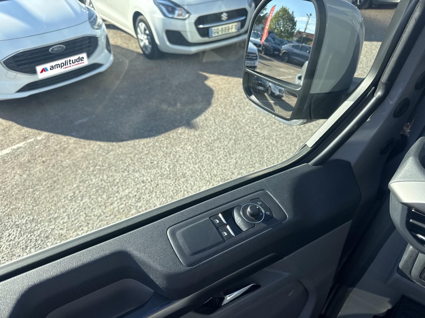Image FORD Tourneo Custom 320 L2H1 2.0 EcoBlue 150ch Titanium