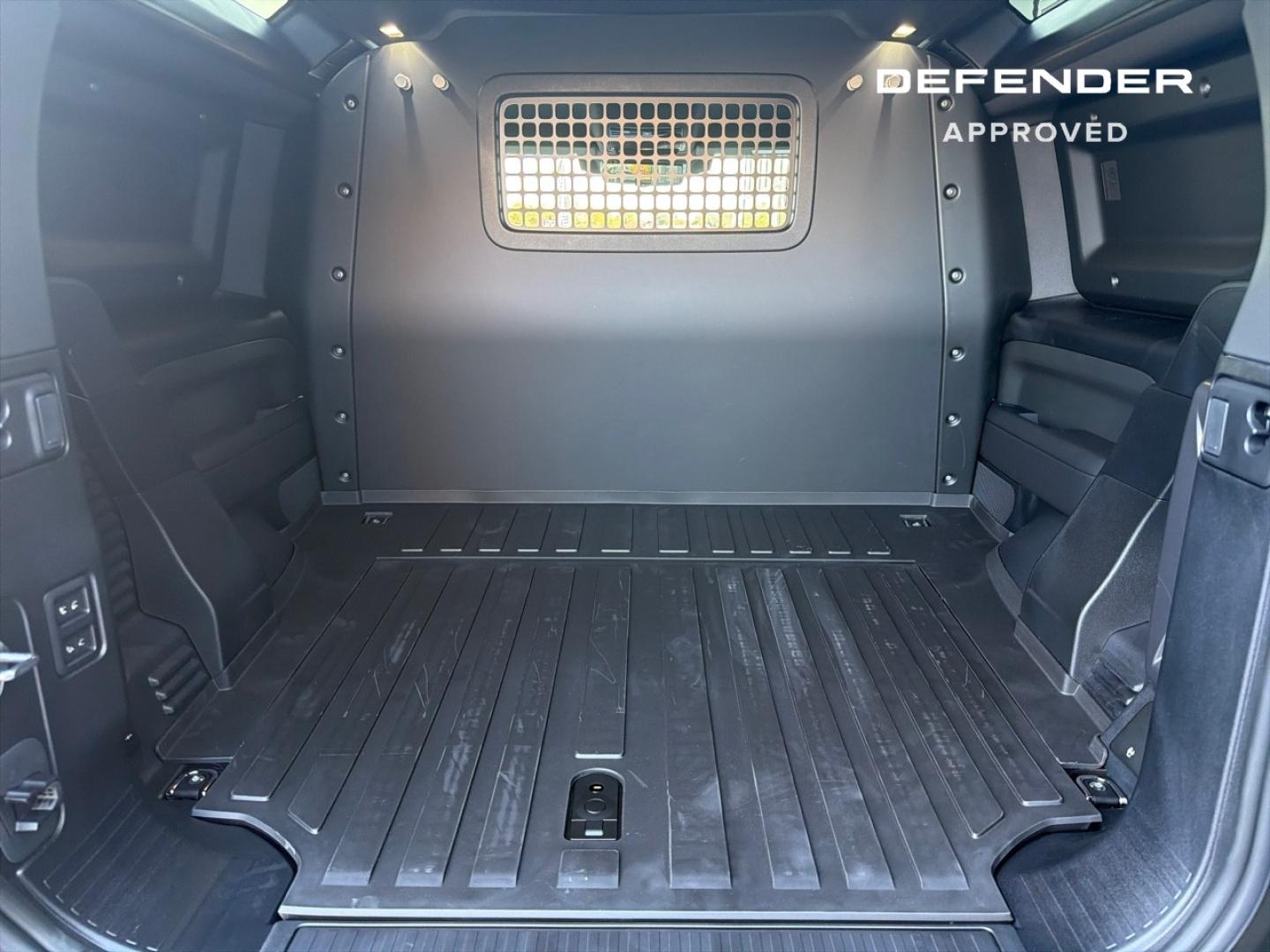 Image LAND-ROVER Defender 90 3.0 D250 Hard Top X-Dynamic SE