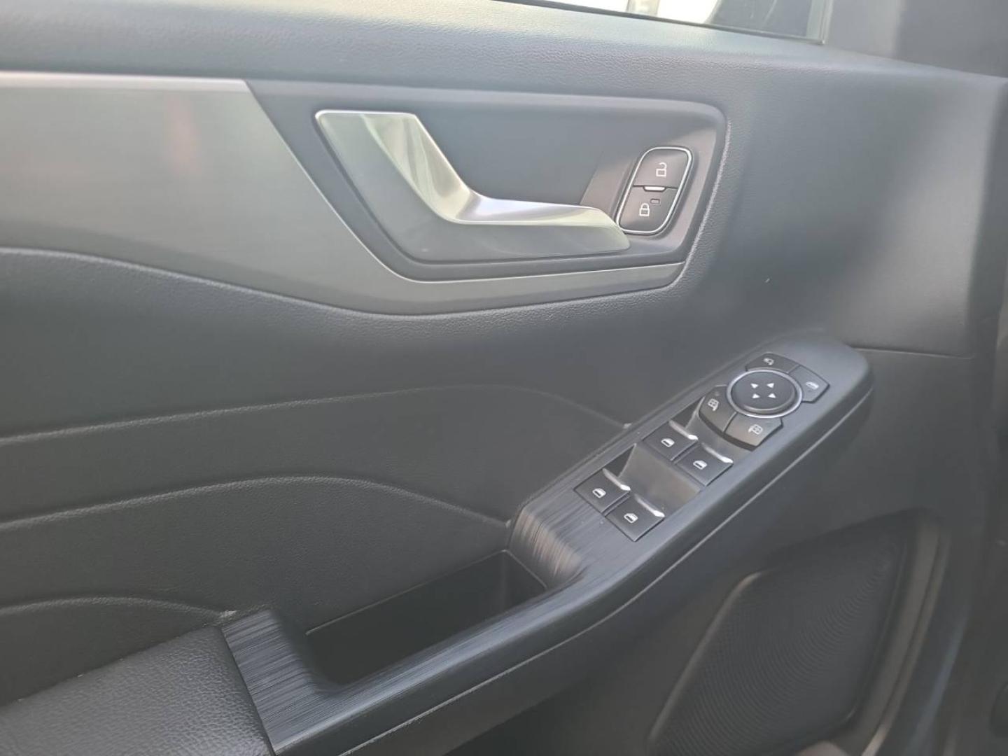 Image FORD Kuga 2.5 Duratec 190ch FHEV E85 Titanium BVA