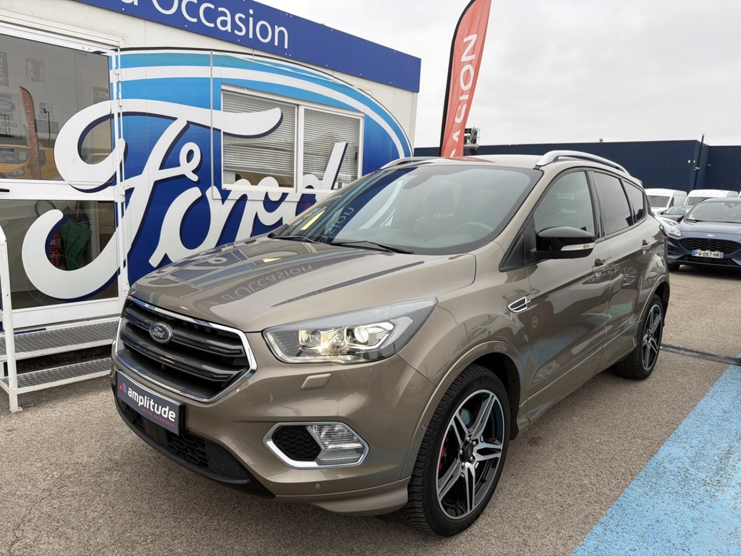 Photo FORD Kuga 2.0 TDCi 180 ch ST-Line Black & Silver 4x4 Powershift