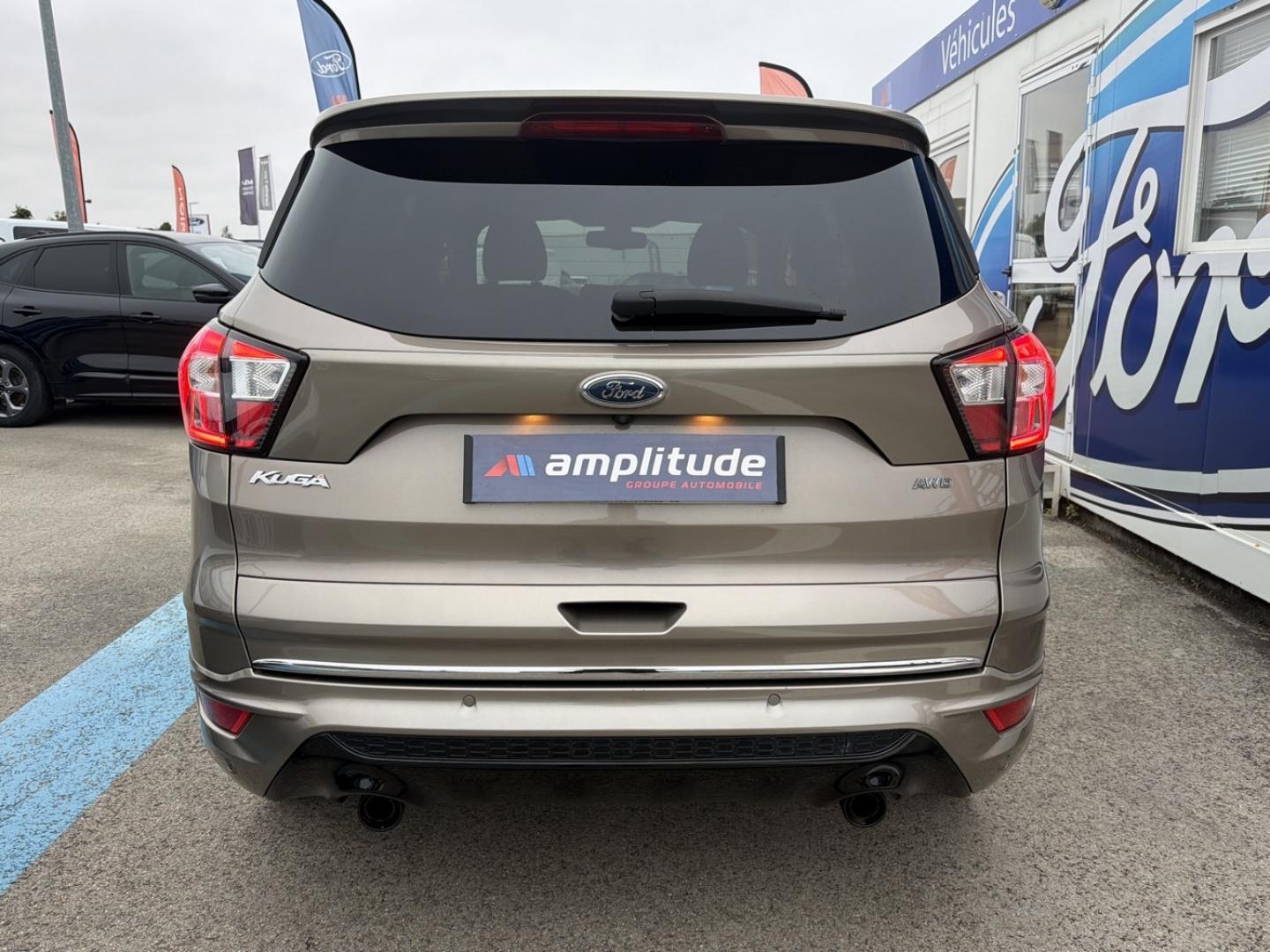 Image FORD Kuga 2.0 TDCi 180 ch ST-Line Black & Silver 4x4 Powershift