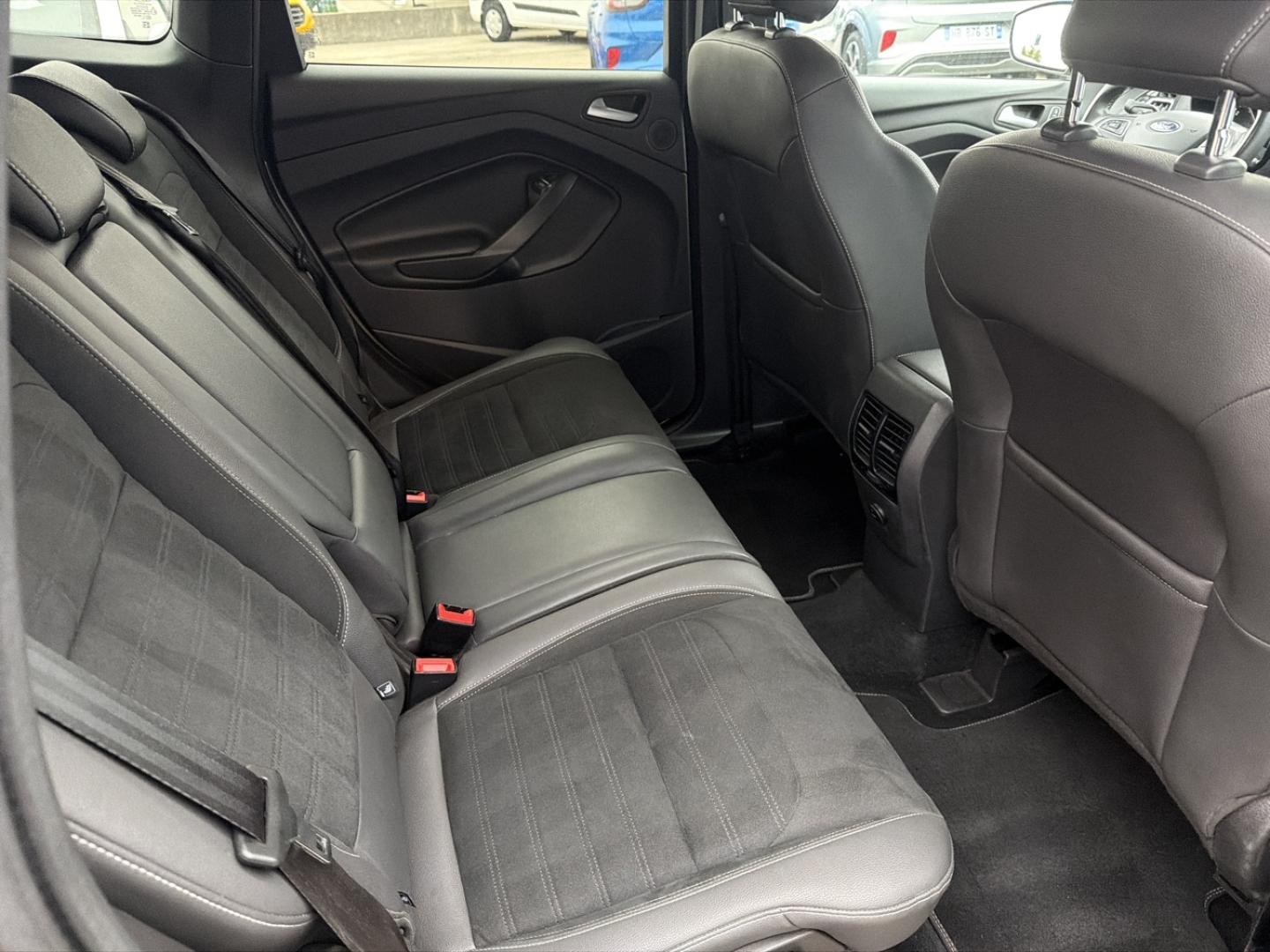 Image FORD Kuga 2.0 TDCi 180 ch ST-Line Black & Silver 4x4 Powershift