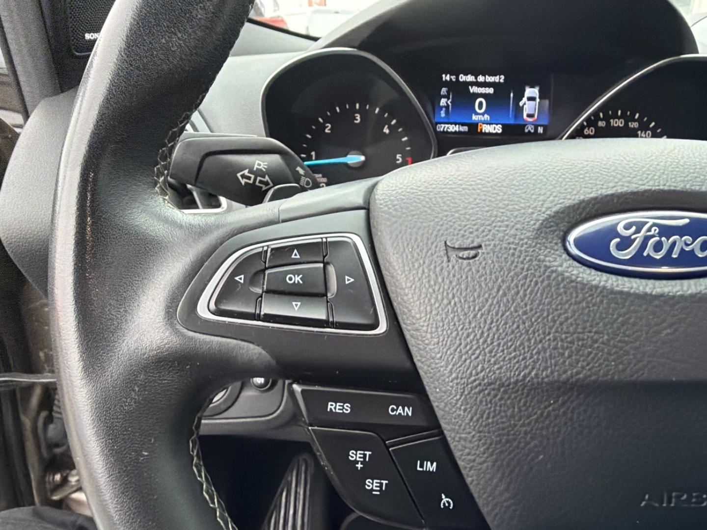 Image FORD Kuga 2.0 TDCi 180 ch ST-Line Black & Silver 4x4 Powershift