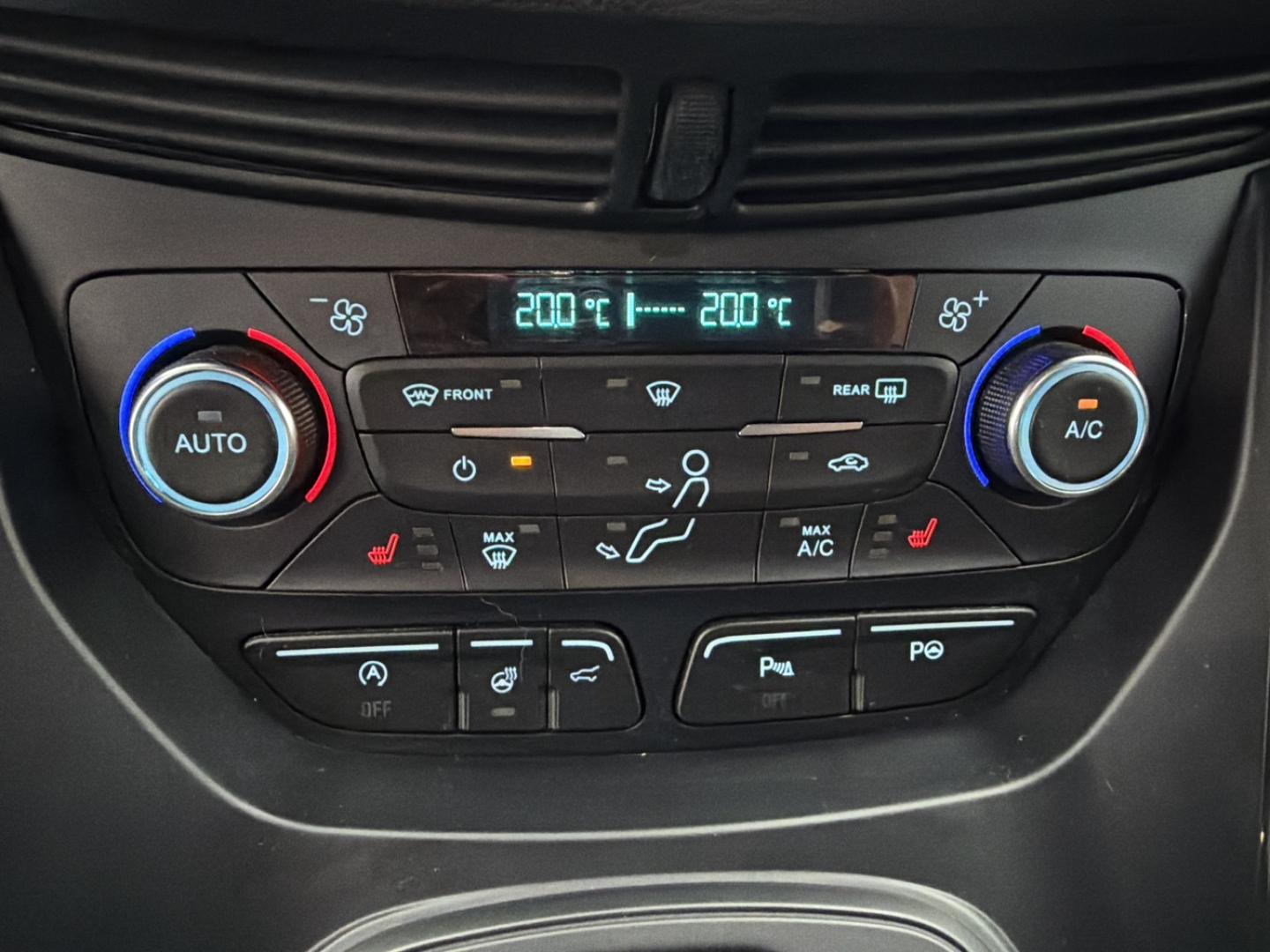 Image FORD Kuga 2.0 TDCi 180 ch ST-Line Black & Silver 4x4 Powershift