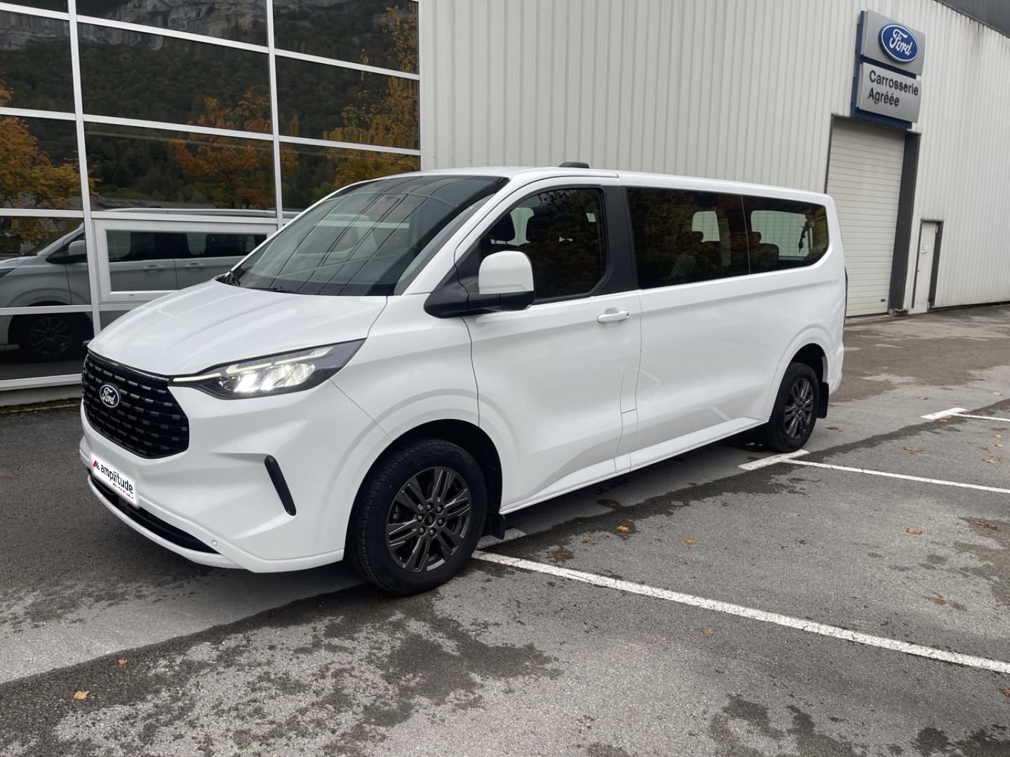 Photo FORD Tourneo Custom 320 L2H1 2.0 EcoBlue 150ch Titanium