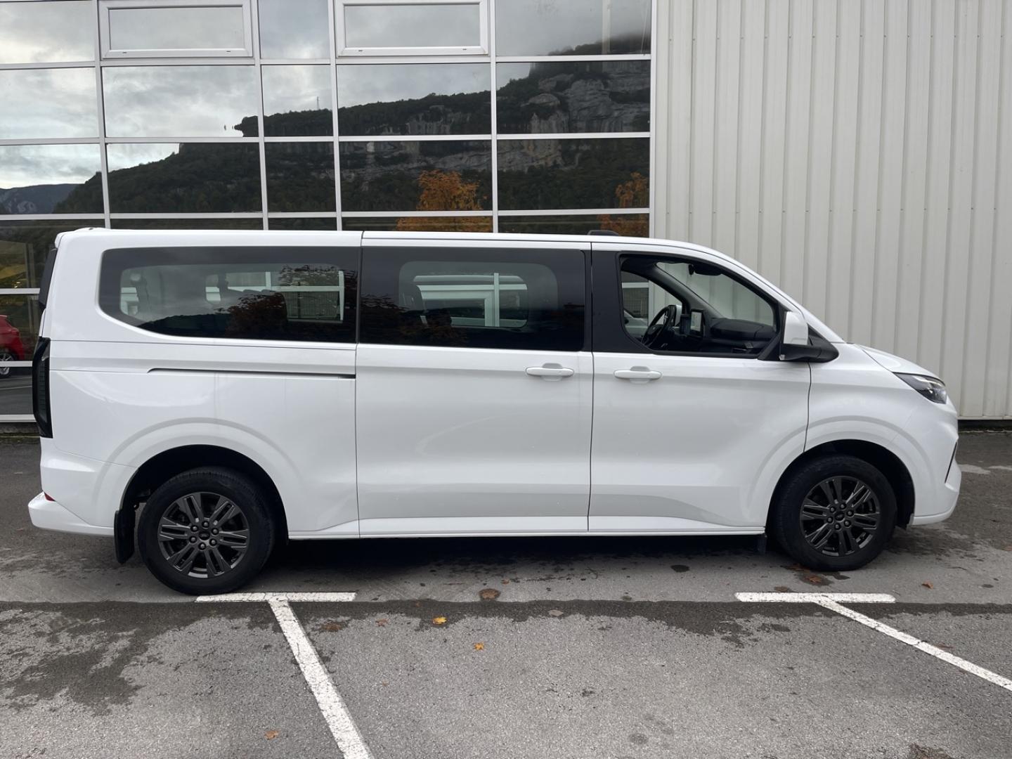 Image FORD Tourneo Custom 320 L2H1 2.0 EcoBlue 150ch Titanium