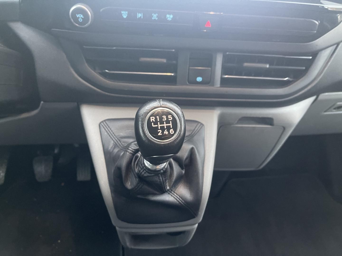 Image FORD Tourneo Custom 320 L2H1 2.0 EcoBlue 150ch Titanium