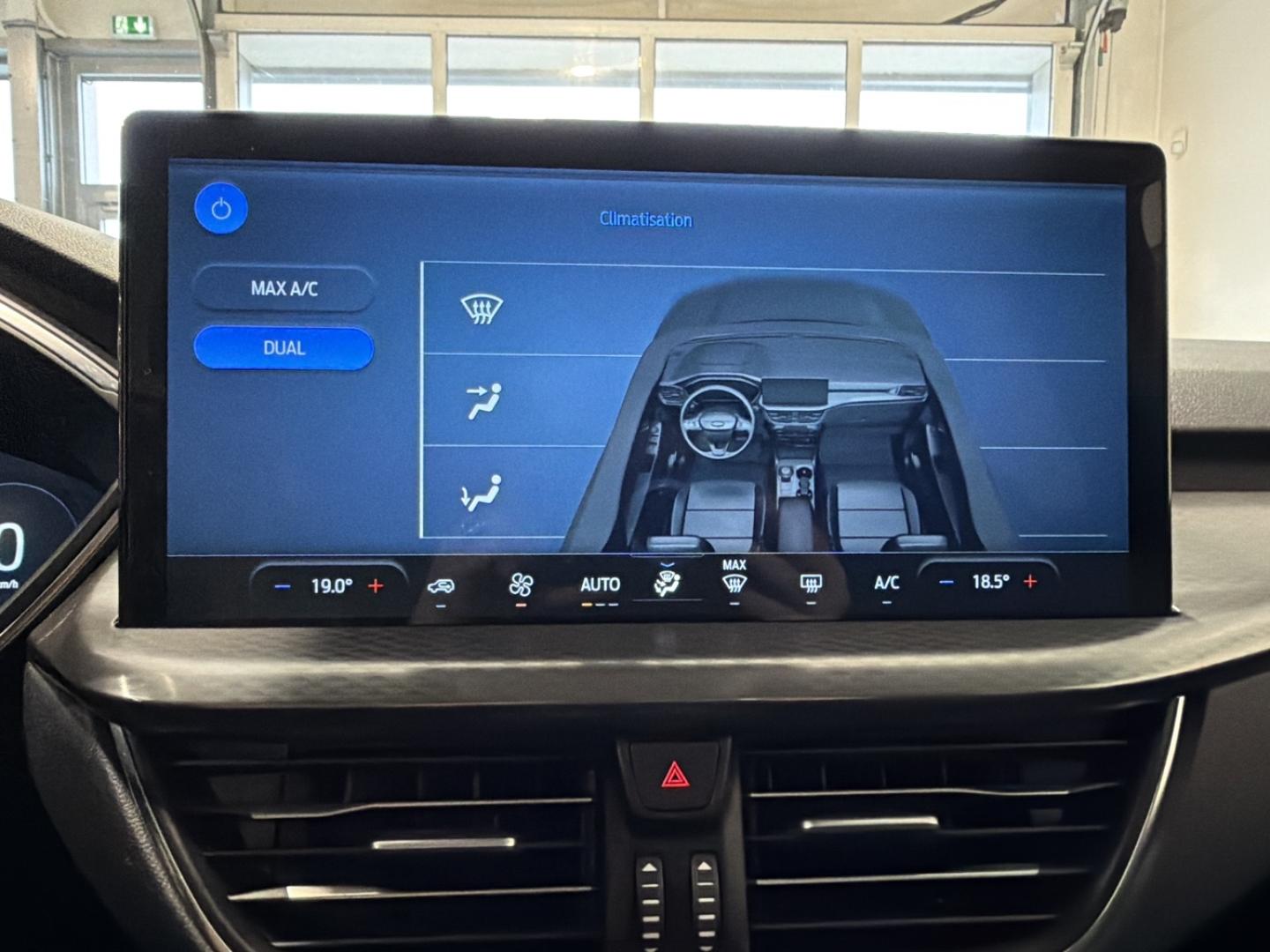 Image FORD Kuga 2.5 Duratec 180ch Hybrid FlexiFuel Titanium Business Powershift