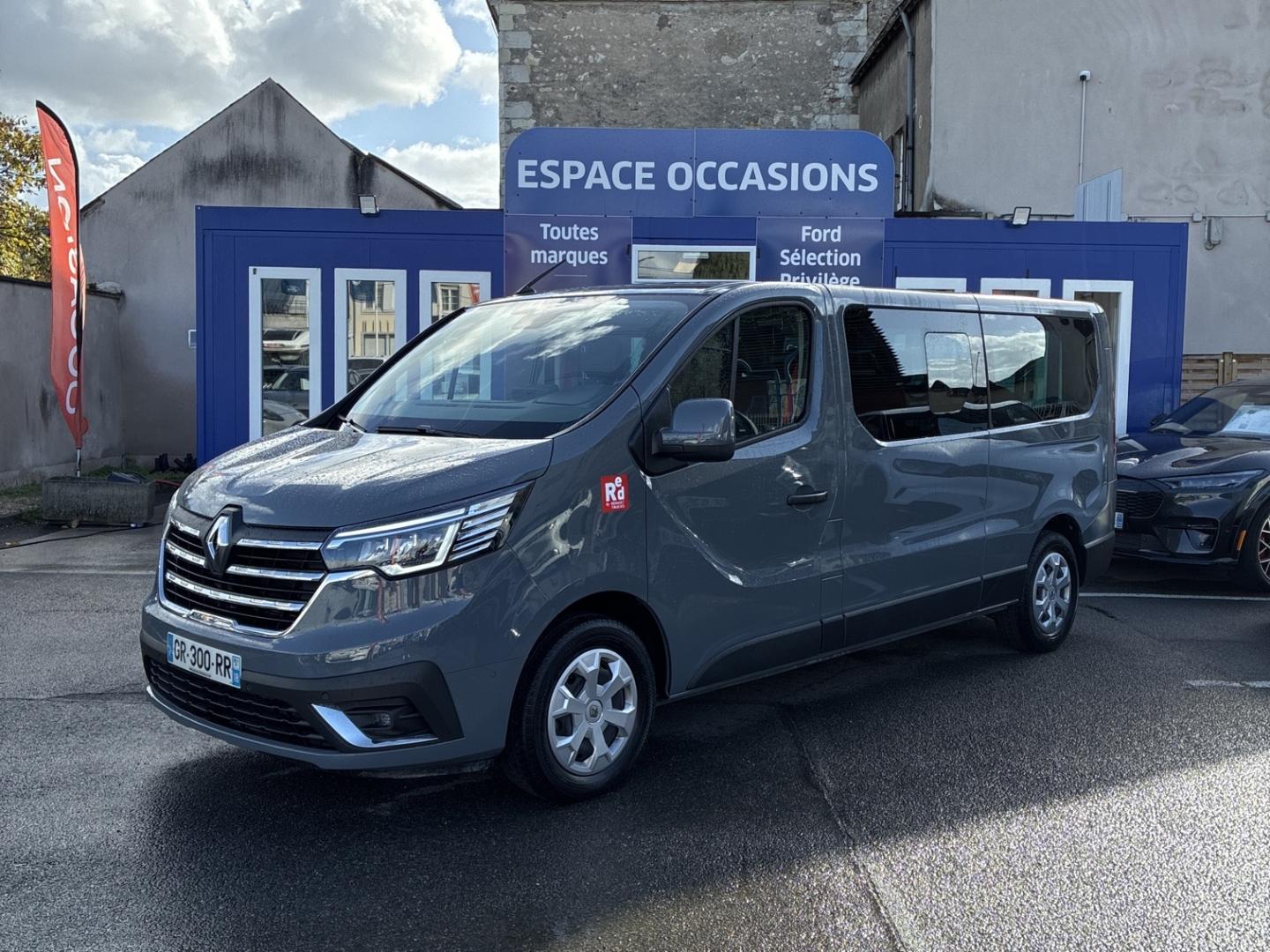Photo RENAULT Trafic Combi L2 2.0 Blue dCi 150ch S&S Zen EDC 8 places E6E