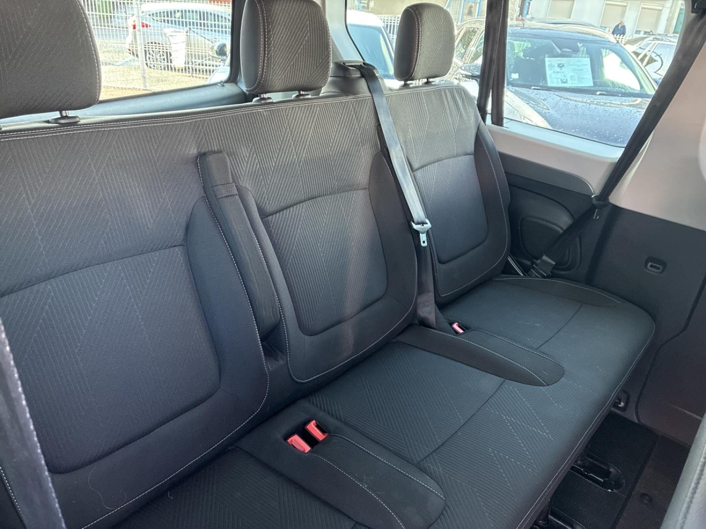 Image RENAULT Trafic Combi L2 2.0 Blue dCi 150ch S&S Zen EDC 8 places E6E