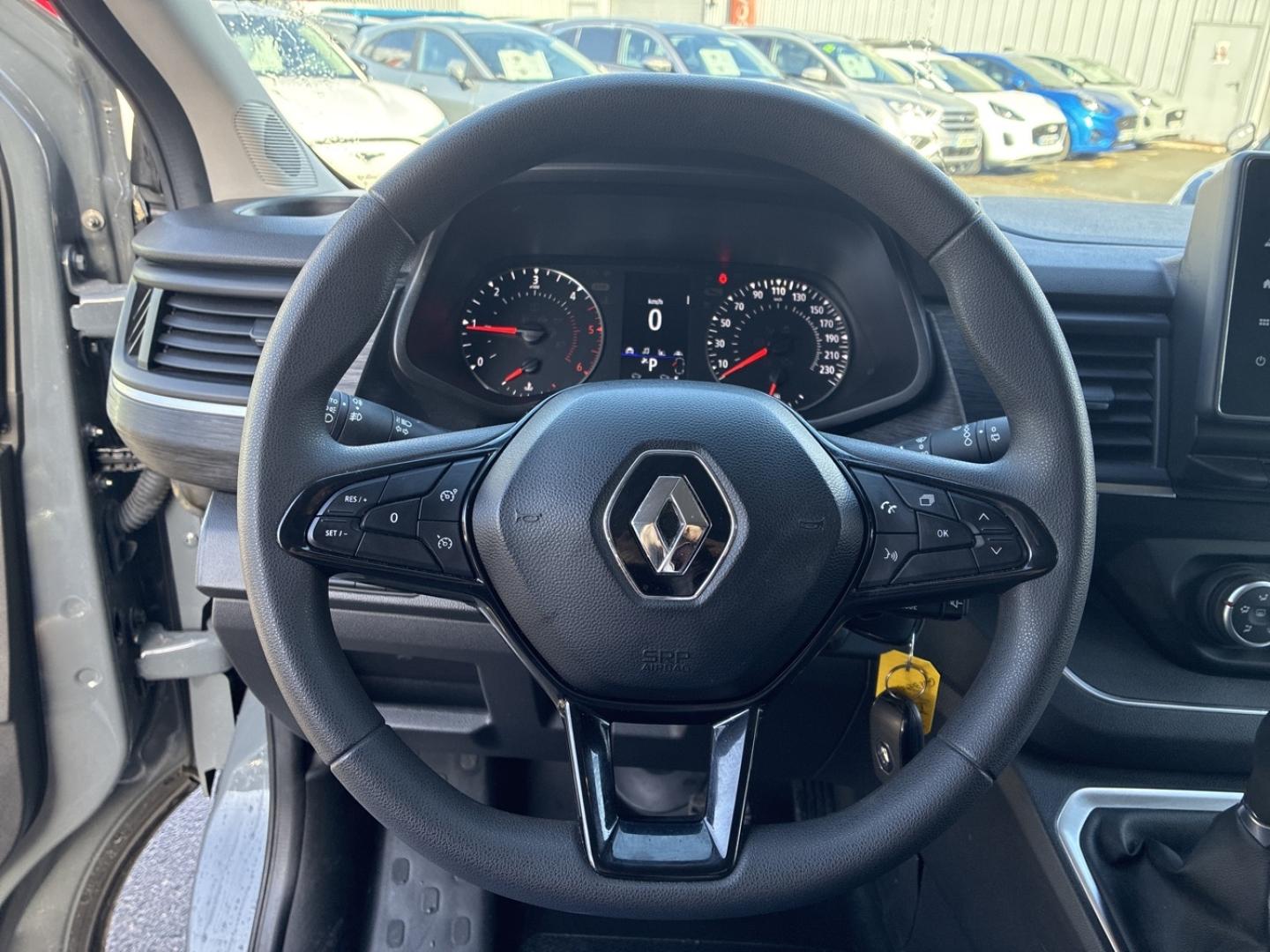 Image RENAULT Trafic Combi L2 2.0 Blue dCi 150ch S&S Zen EDC 8 places E6E