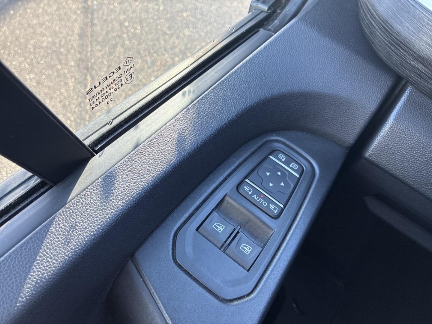 Image RENAULT Trafic Combi L2 2.0 Blue dCi 150ch S&S Zen EDC 8 places E6E
