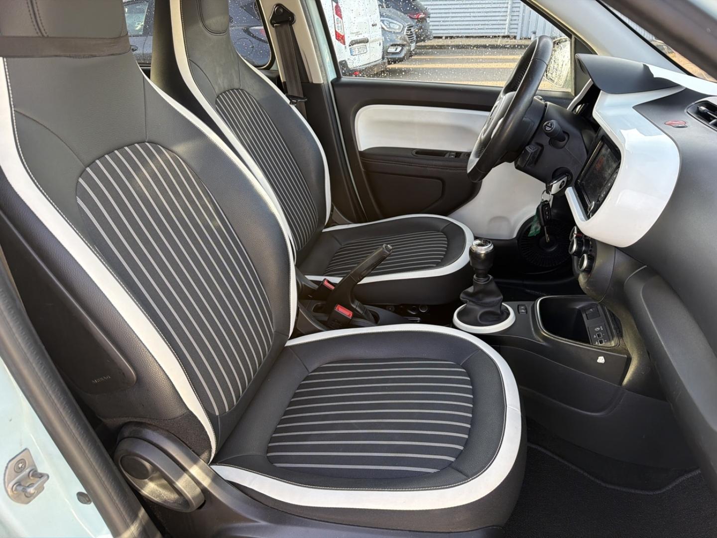 Image RENAULT Twingo 1.0 SCe 75ch Intens - 20