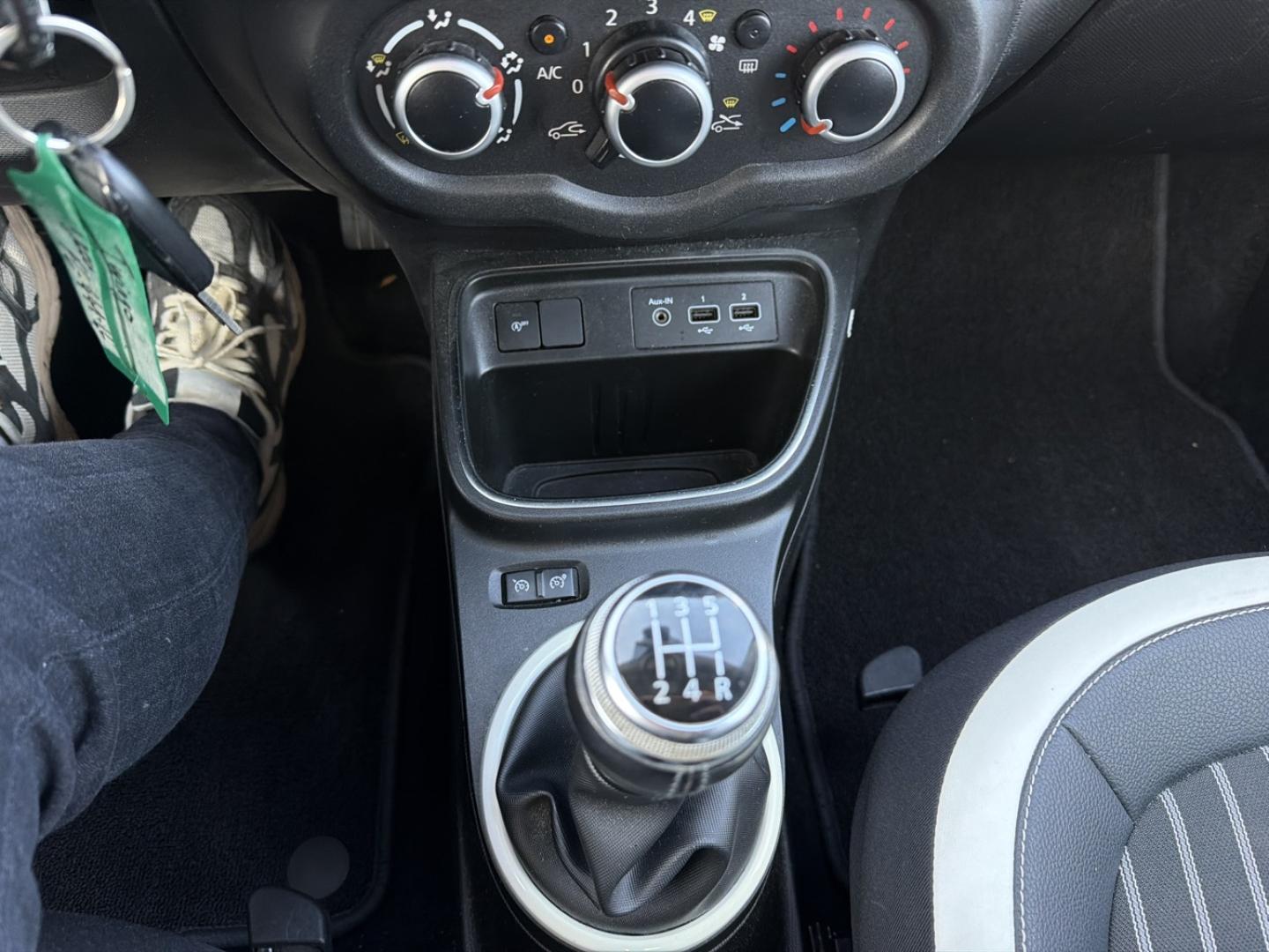 Image RENAULT Twingo 1.0 SCe 75ch Intens - 20
