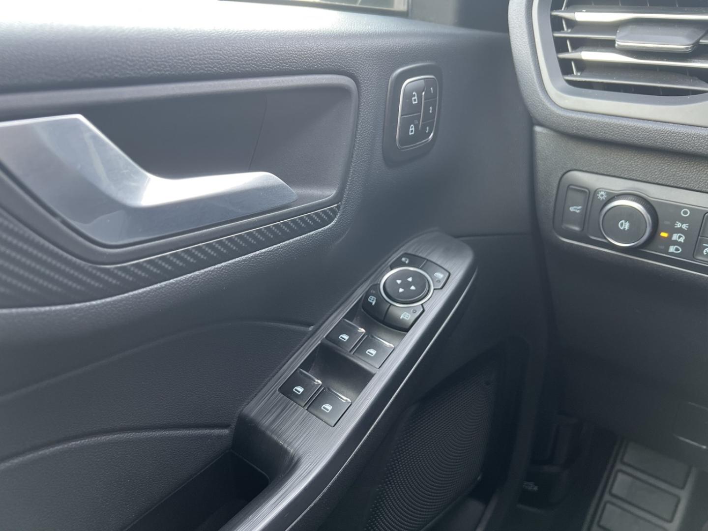 Image FORD Kuga 2.5 Duratec 180ch Hybrid FlexiFuel ST-Line X Powershift