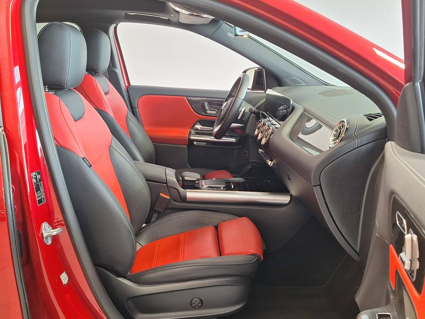 Image MERCEDES-BENZ GLA 200 d 150ch AMG Line 8G-DCT