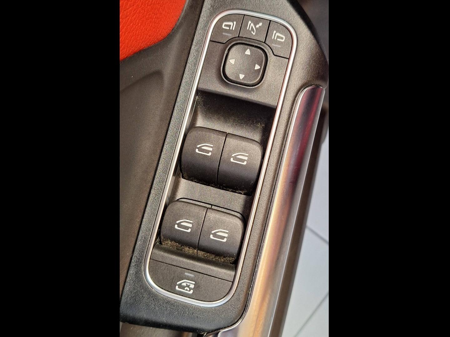 Image MERCEDES-BENZ GLA 200 d 150ch AMG Line 8G-DCT