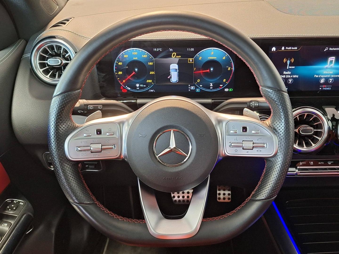 Image MERCEDES-BENZ GLA 200 d 150ch AMG Line 8G-DCT