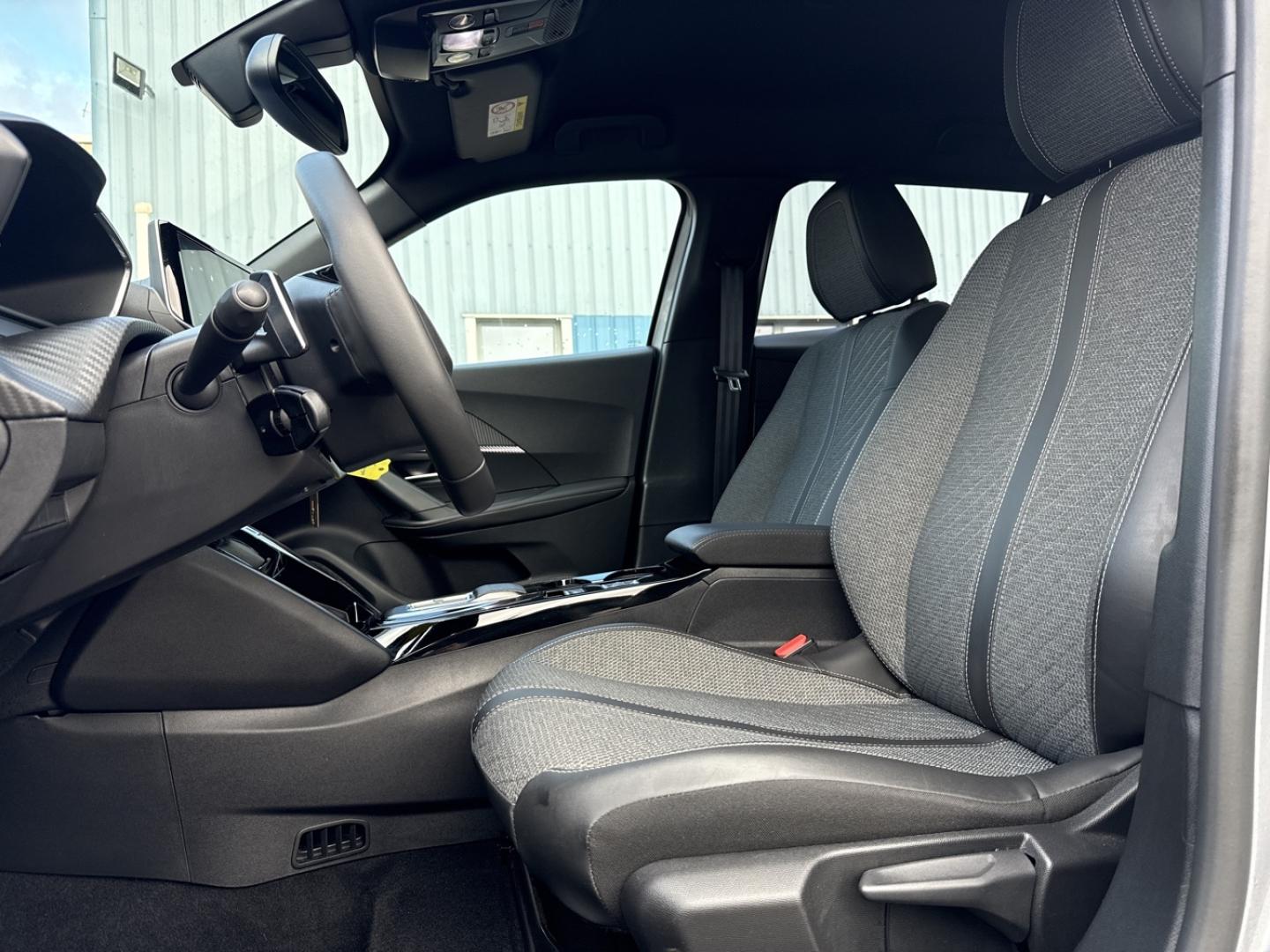 Image PEUGEOT 2008 1.2 Hybrid 145ch Allure e-DCS6