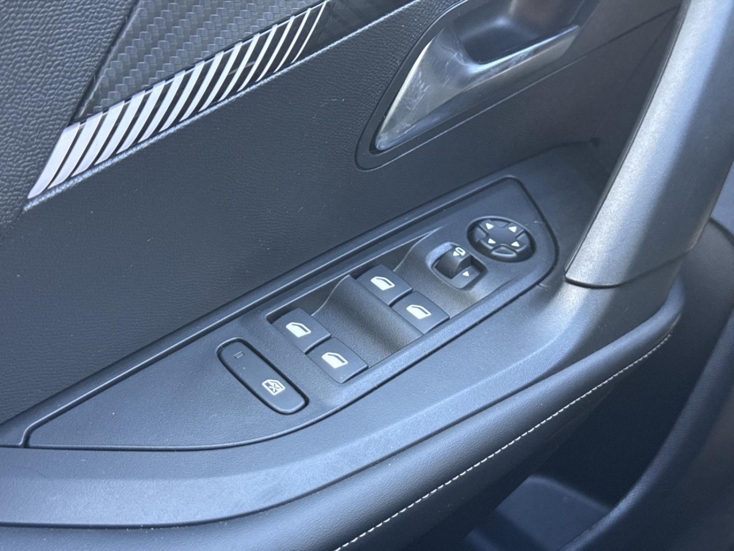 Image PEUGEOT 2008 1.2 Hybrid 145ch Allure e-DCS6