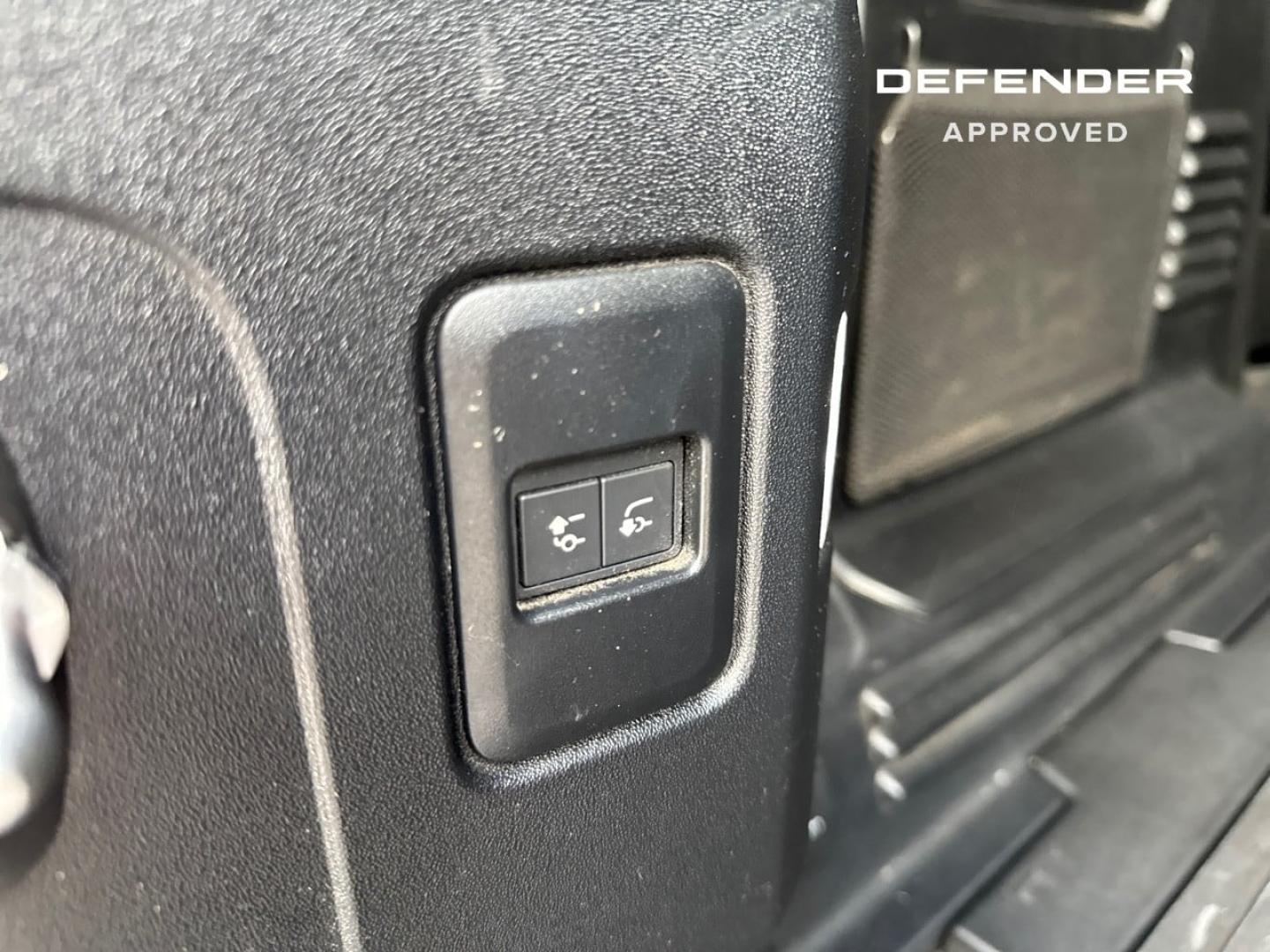 Image LAND-ROVER Defender 110 3.0 D250 Hard Top S