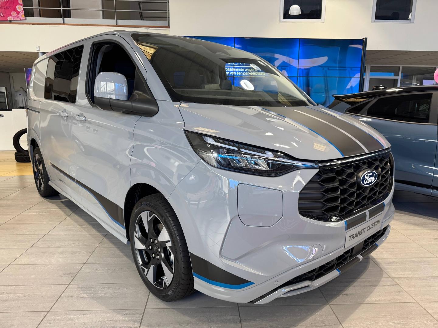 Image FORD Transit Custom Fg 320 L1H1 2.5 Duratec 232ch Hybride recheargeable Cabine Approfondie Sport CVT