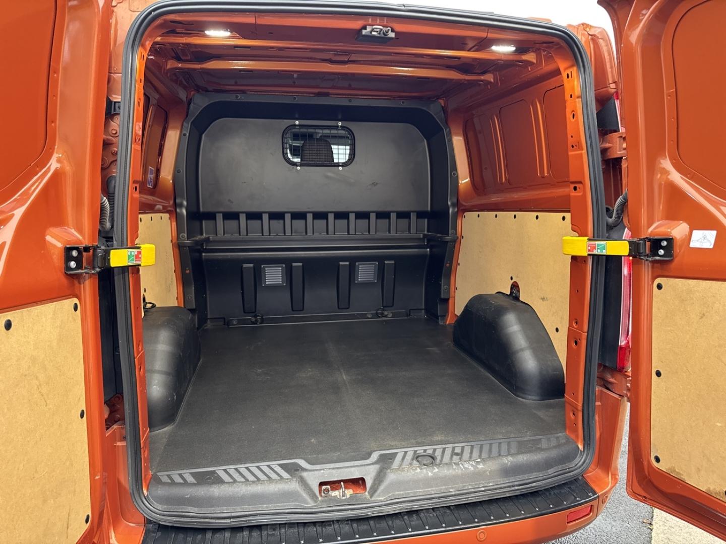 Image FORD Transit Custom Fg 320 L2H1 2.0 EcoBlue 170 Cabine Approfondie Limited 7cv