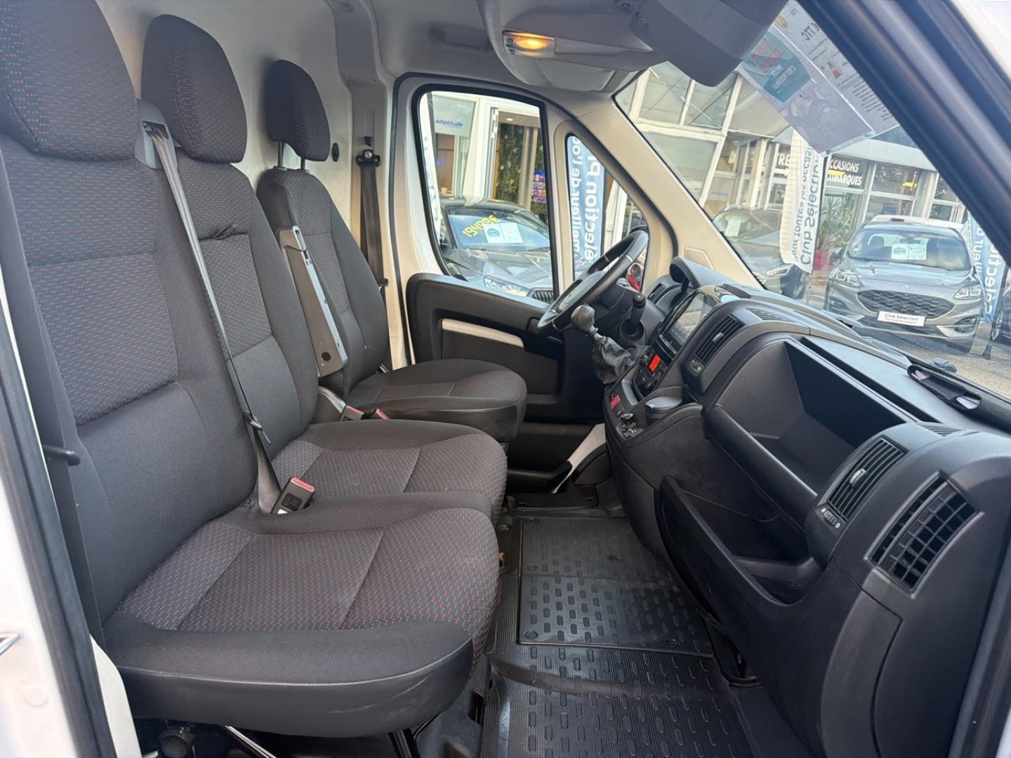 Image PEUGEOT Boxer Fg 333 L2H2 2.2 BlueHDi S&S 140ch Pro
