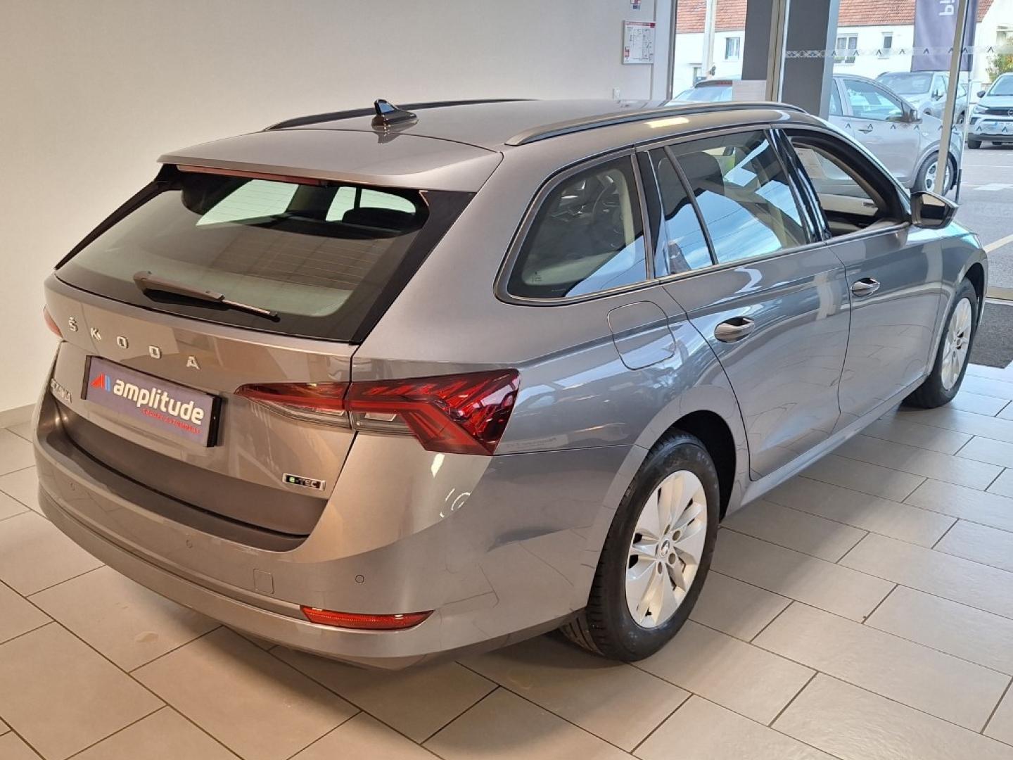Image SKODA Octavia Combi 1.0 TSI MHEV 110ch Business DSG7