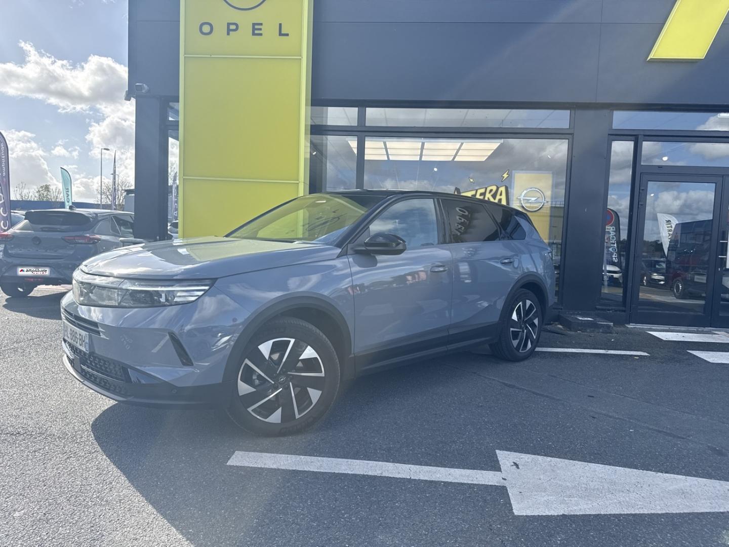 Photo OPEL Grandland 1.2 Turbo Hybrid 145ch Ultimate e-DCT6