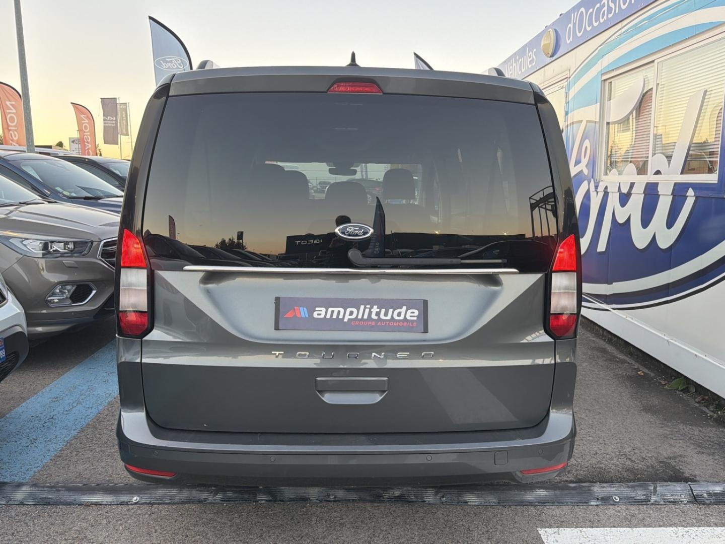 Image FORD Grd Tourneo Connect 2.0 EcoBlue 102 ch Titanium